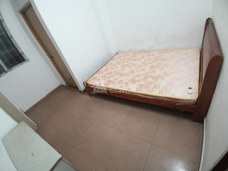 龙洞西街积善巷6号4553151卧室图3