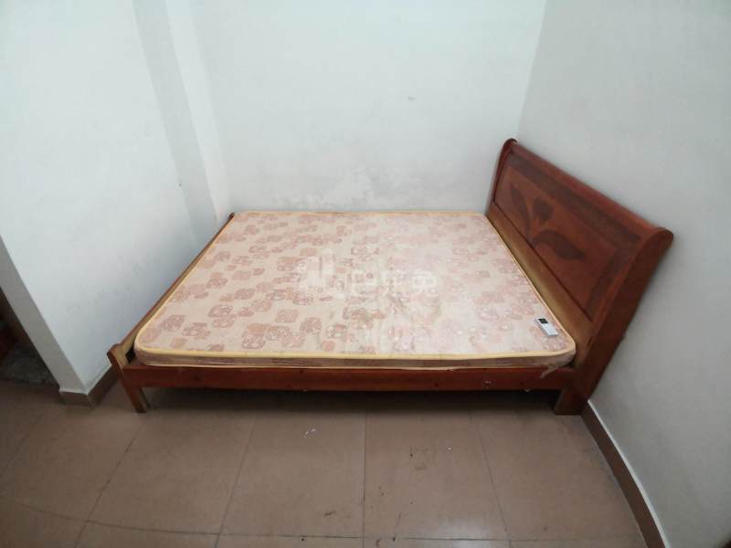 龙洞西街积善巷6号4553151卧室图0