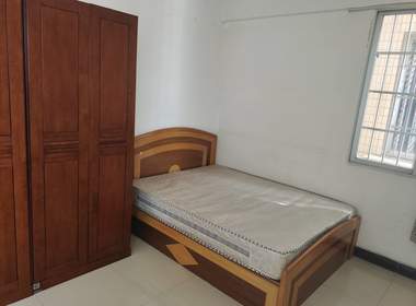 东圃忠泰大院D栋 4室1厅1卫