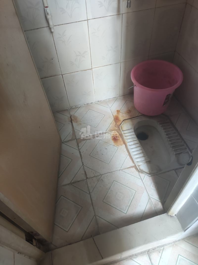 龙洞东街榕秀里16号4561430卫生间图7