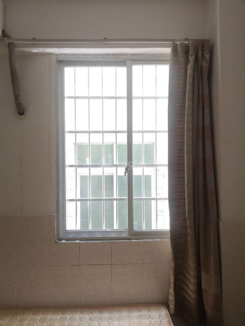 睿达公寓（石溪桥头新街一巷5号）4569871卧室窗户图13