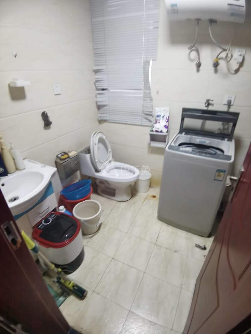 融创瑷颐湾4620569卫生间图10