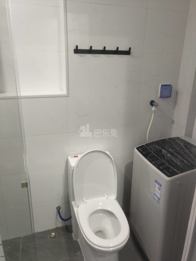 东一小区（东陆路1182弄）4632037卫生间图4