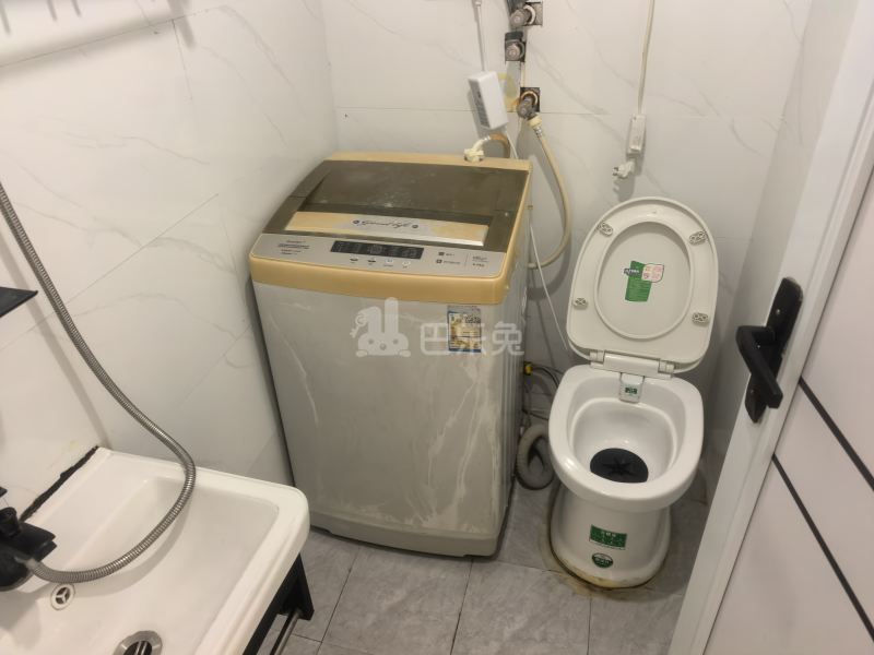 大上海国际商贸中心（花桥国际美车城）4647972卫生间图4