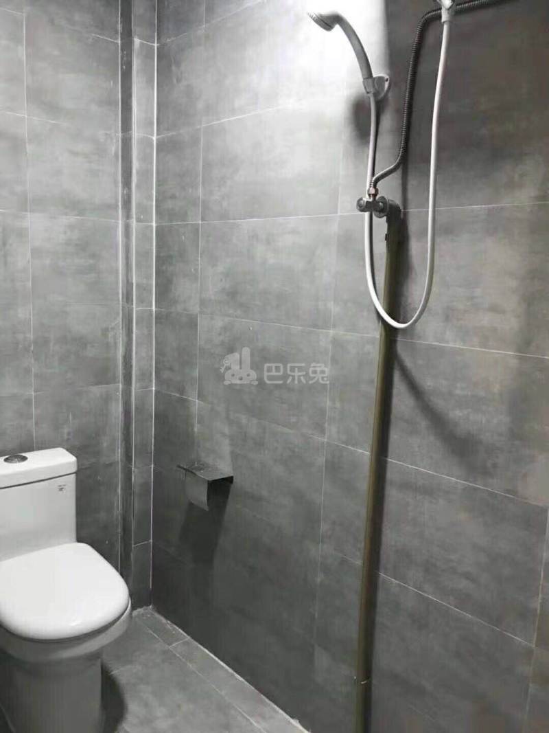 树根书屋（宾日大街店）4663410卫生间图1