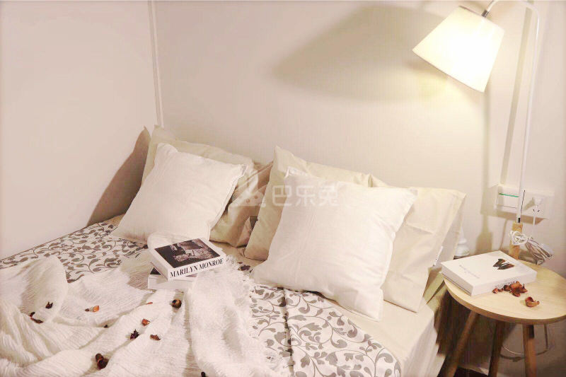 树根书屋（宾日大街店）4663410卧室图0