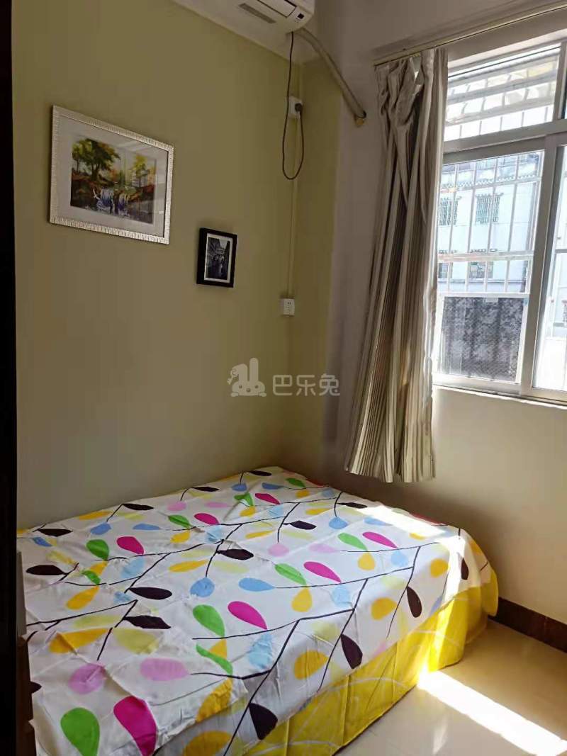 尚派公寓（花地湾店）4680475卧室图2