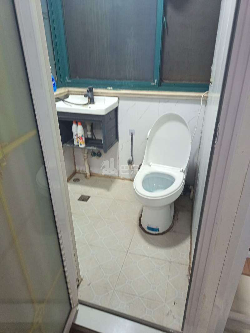 通协小区4696736卫生间图7