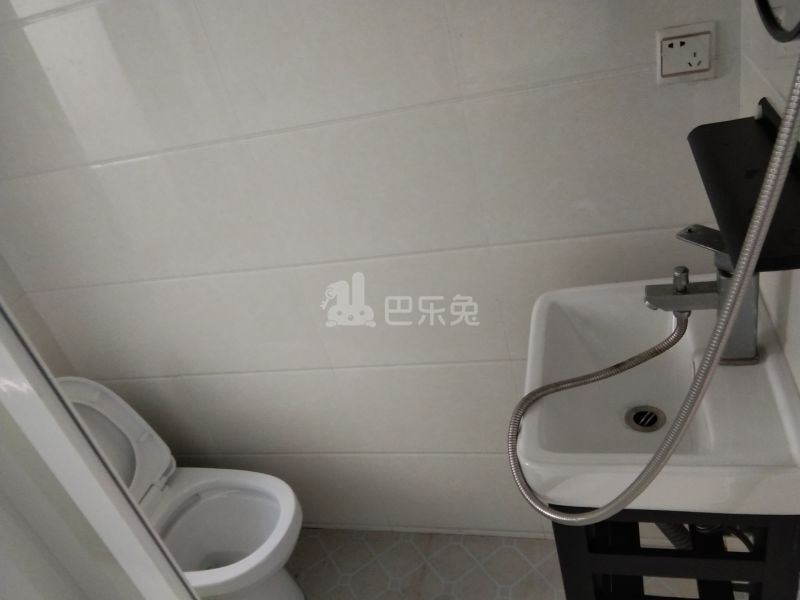 通协小区4696736卫生间图8