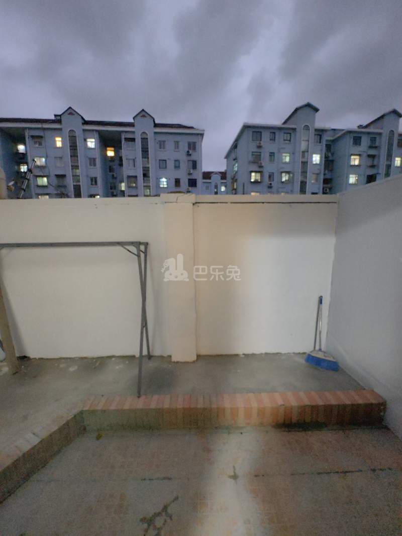 潼港西八村4698757卧室窗户图13