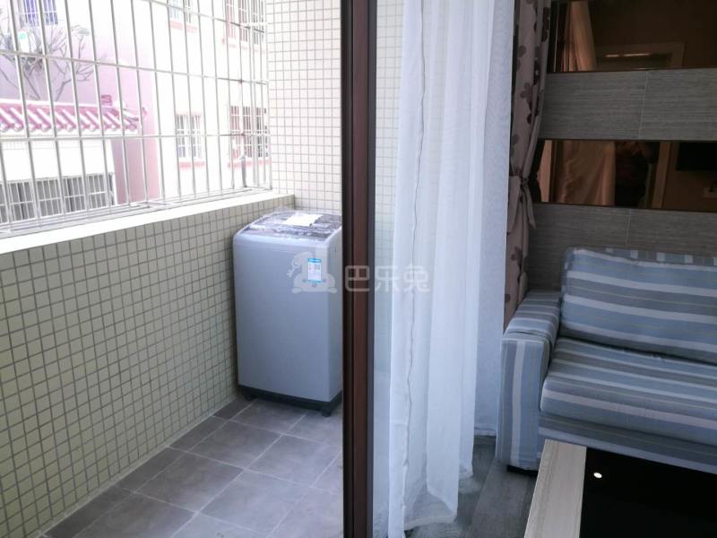 新鸿玫瑰公寓4705395客厅图2