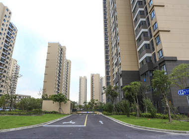 金沙湾绿地和苑一期 3室1厅1卫