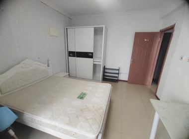 金沙湾绿地和苑一期 2室1厅1卫