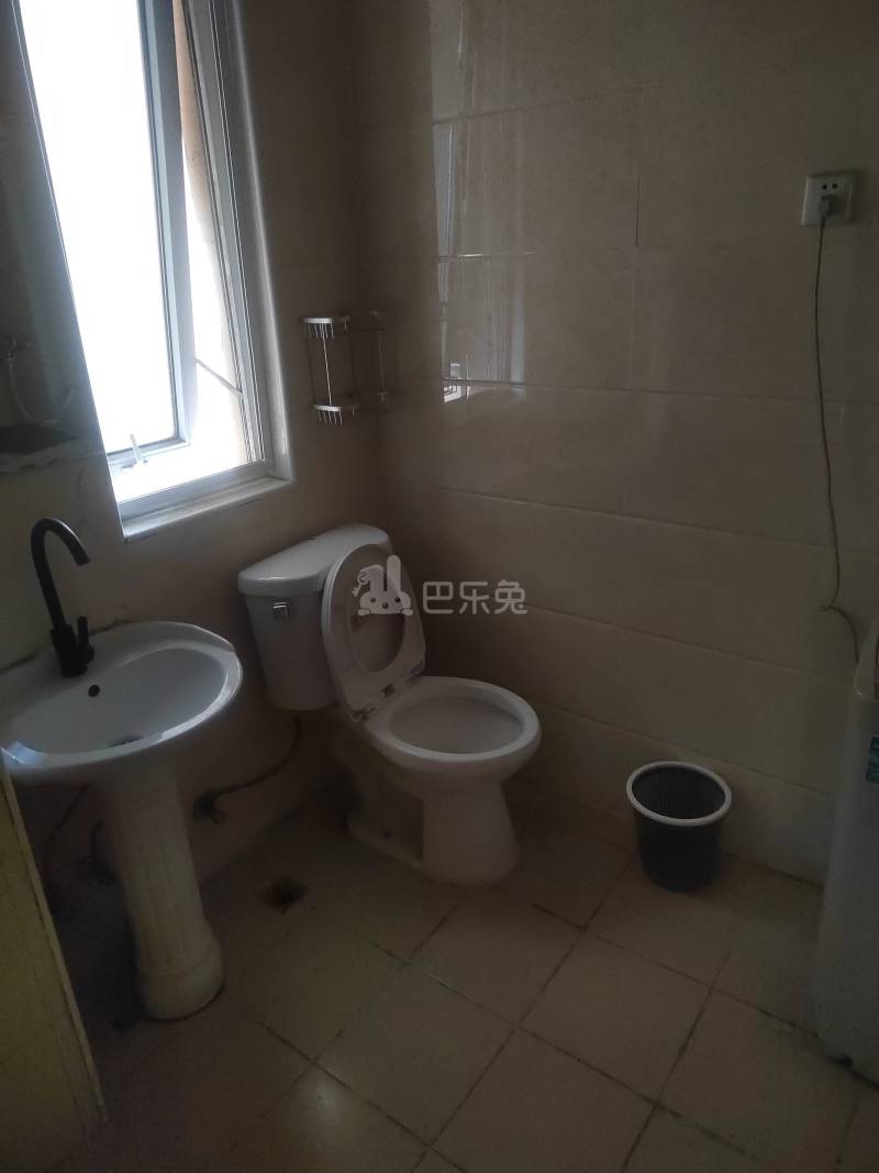 金沙湾绿地和苑一期476743卫生间图7