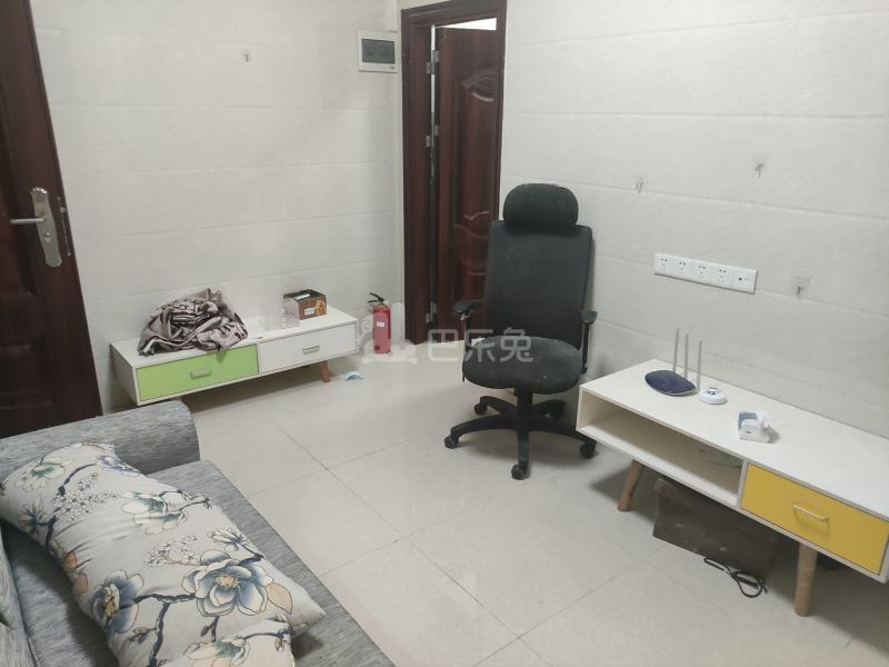 鹤边村鹤北中街三巷9号4781443卧室图3