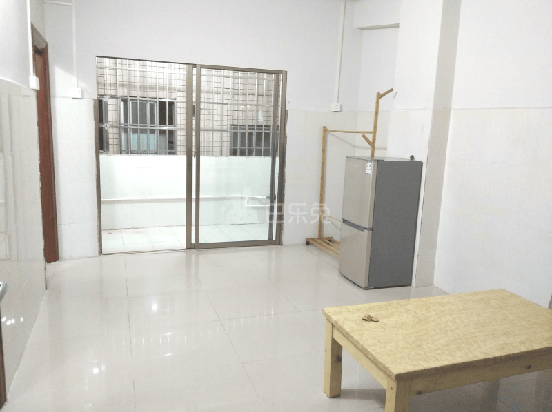 龙洞碧翠四巷3号4781473客厅图8