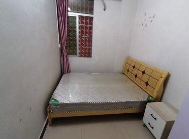 龙洞碧翠四巷4号 2室1厅1卫