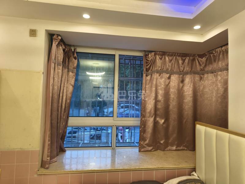 爱博五村4790089卧室窗户图6