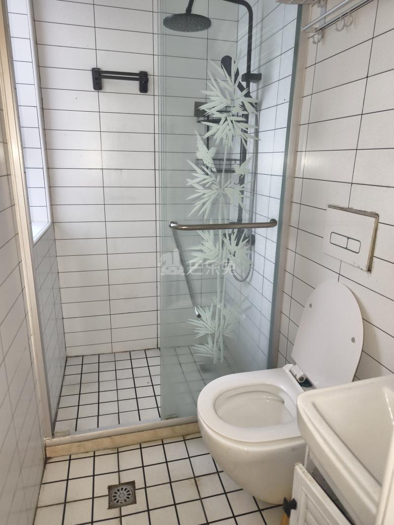 爱博五村4790089卫生间图5