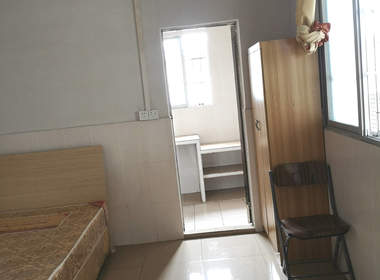 昱林公寓 1室0厅1卫