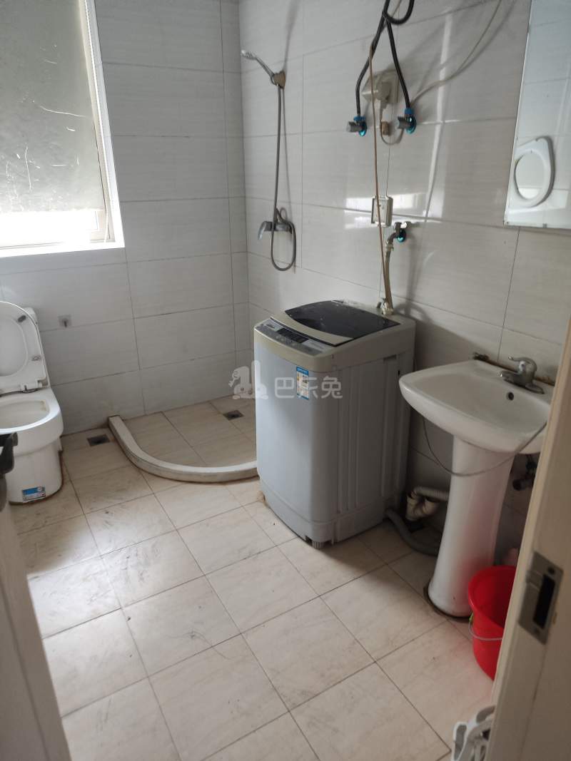 阳光郡4848733卫生间图4