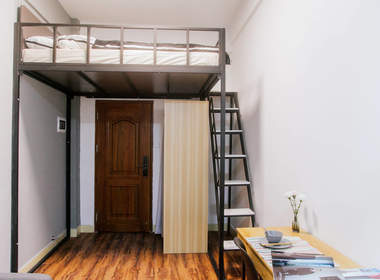 窝趣公寓(西滘店) 1室0厅1卫