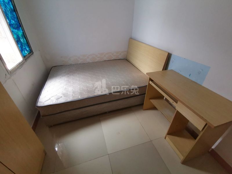 麦地村麦华路13号4861070卧室图5