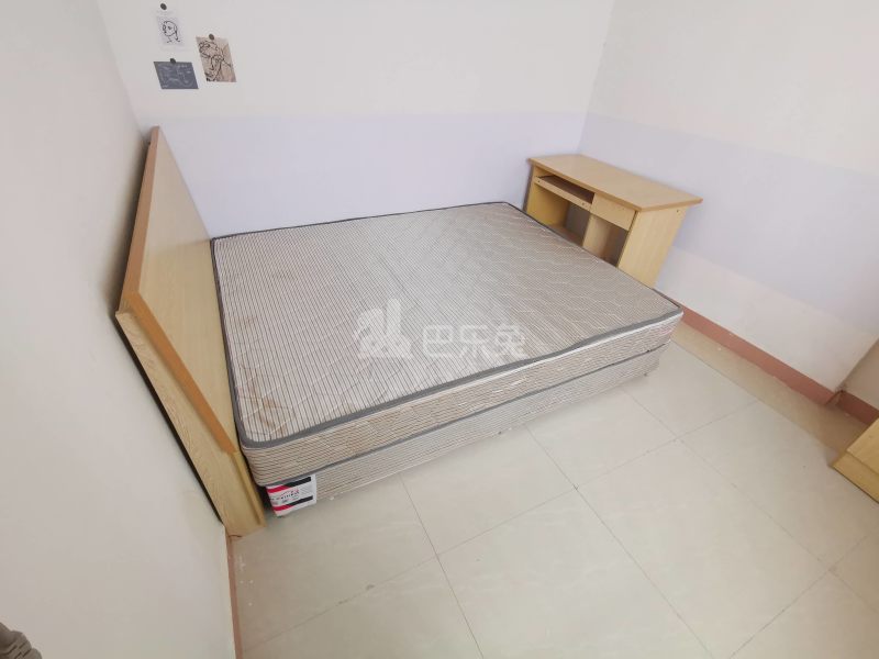 麦地村麦华路13号4861070卧室图0