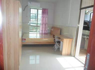 隆泰公寓 1室0厅1卫