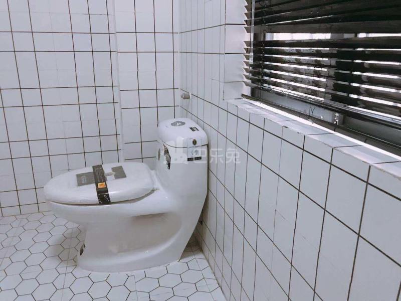 七号企鹅公寓（新洲北村村店）4896826卫生间图4