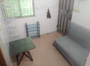 黄村莲溪里大街8号 