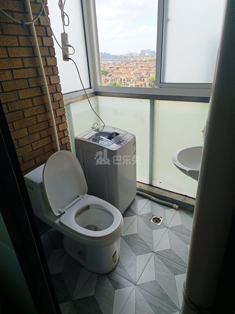 飘鹰锦和花园1期4933126卫生间图4