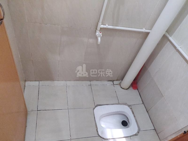 龙洞云祥里8号4942064卫生间图5