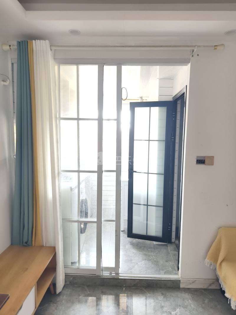 爱博五村4948931卧室窗户图6