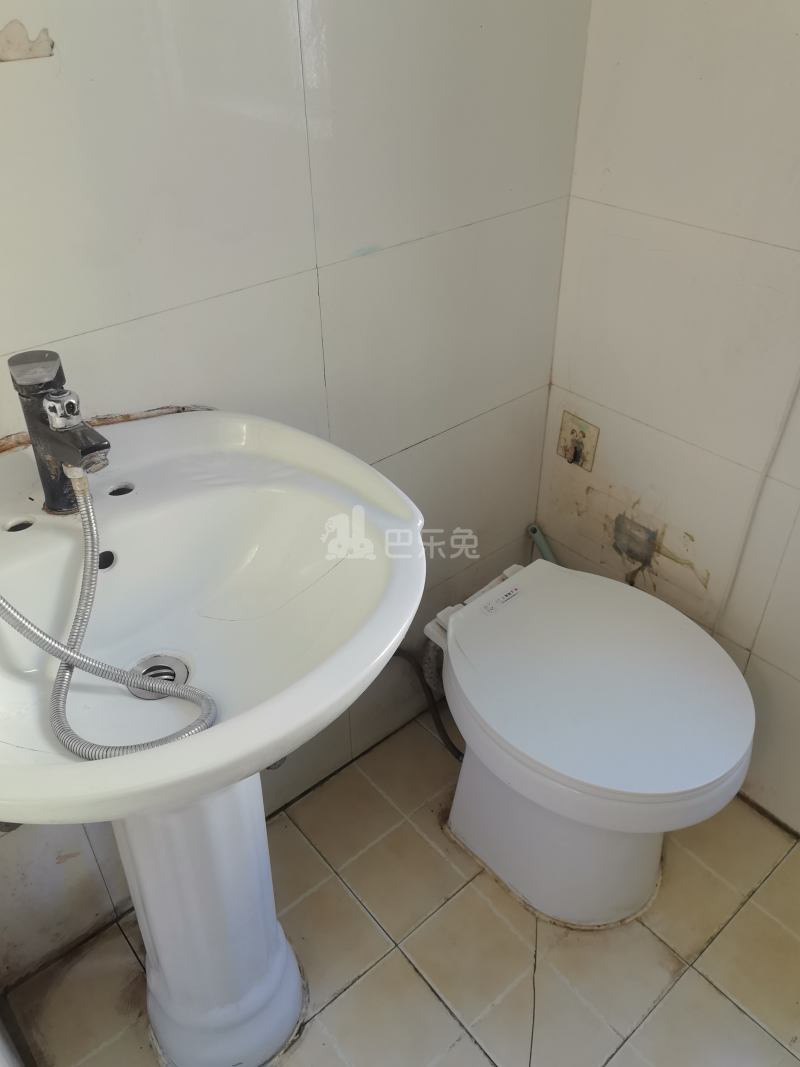 银丰苑4979928卫生间图6