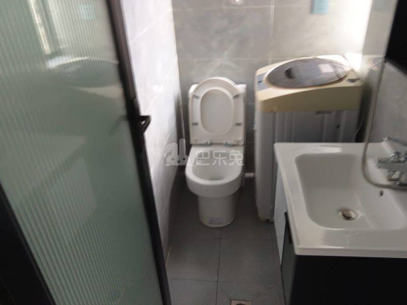 高行绿洲六期502408卫生间图9