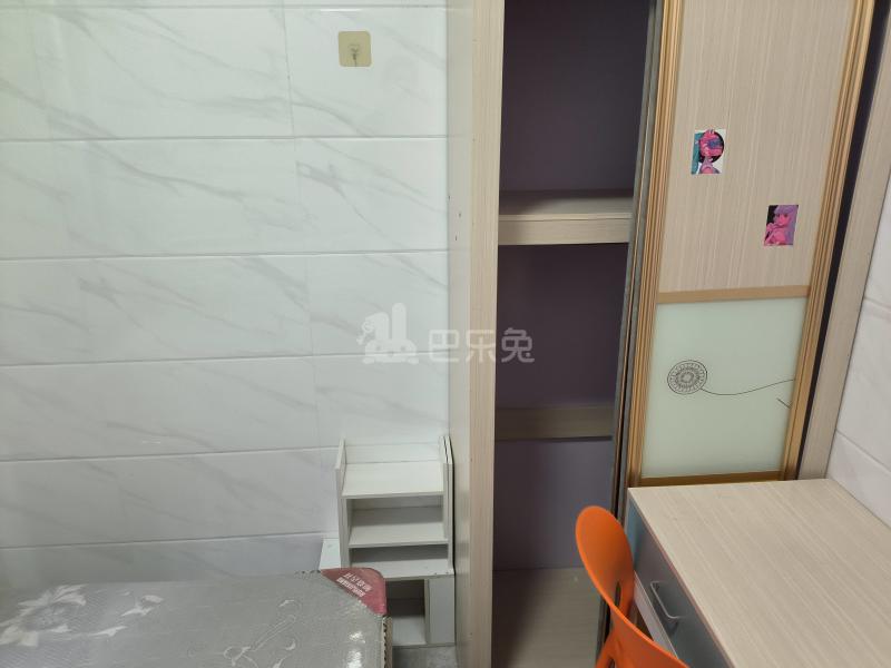 江夏村西头大街1号5030075卧室图1