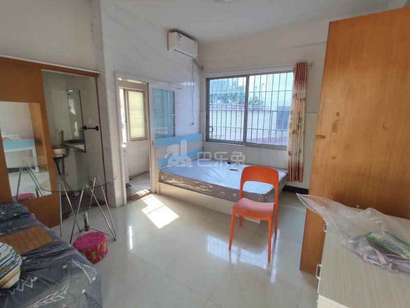 江夏村西头大街1号5030081卧室图2