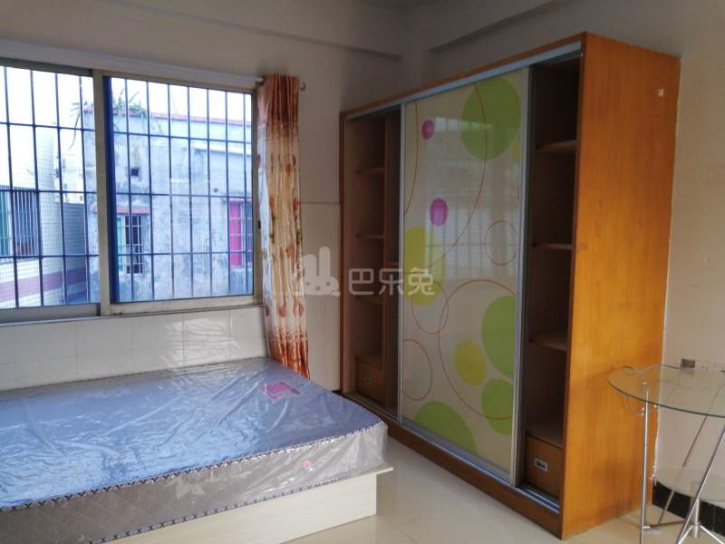 江夏村西头大街1号5030081卧室图5