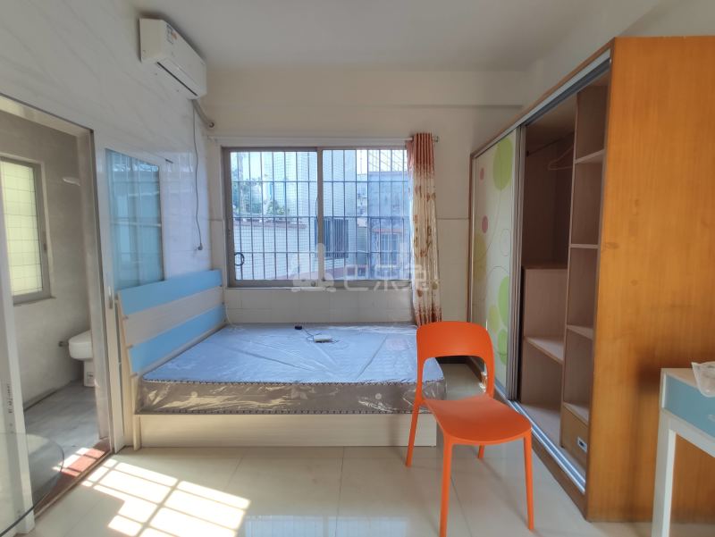 江夏村西头大街1号5030081卧室图1