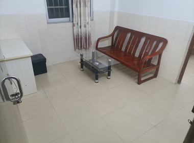 黄村龙步中心街横二巷2号 