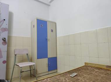 黄村龙步中心街横二巷2号 