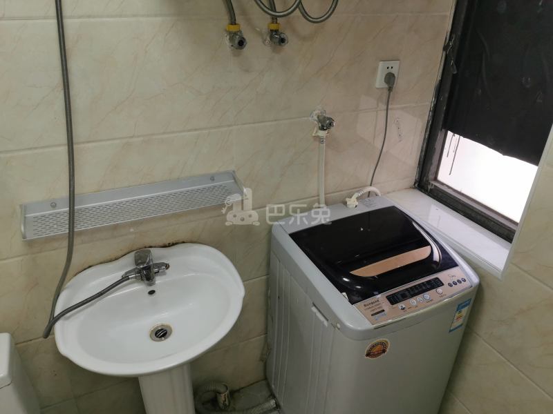 金桥新城金舍苑5063852卫生间图9