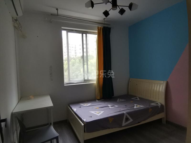 海尚逸苑东区5070413卧室图1