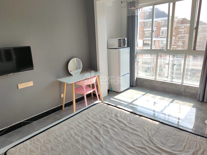 爱博五村5073525卧室图0