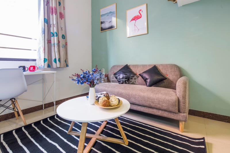 CD创意园公寓（中山三路店）5091078客厅图1