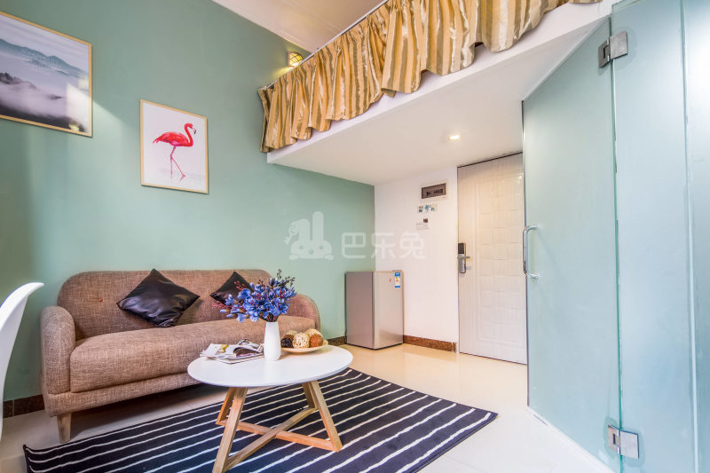 CD创意园公寓（中山三路店）5091078客厅图2