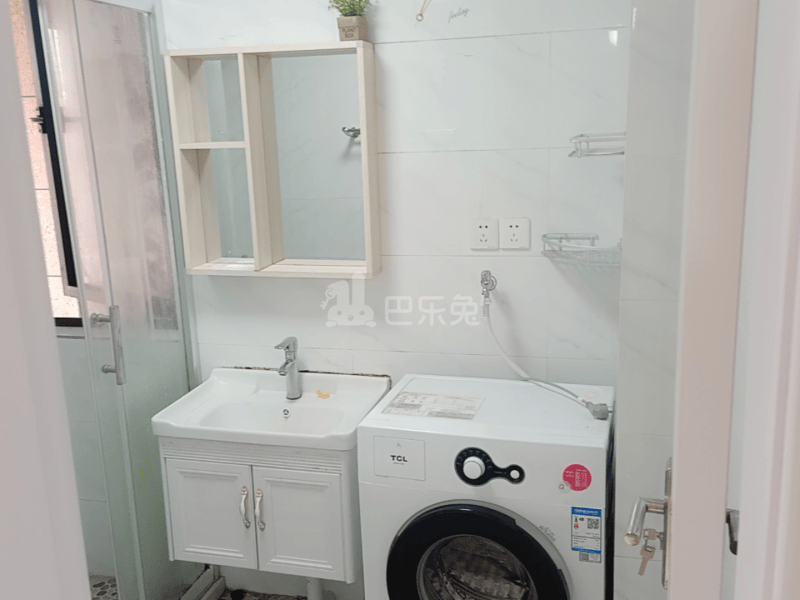 冠山小区5124447卫生间图12