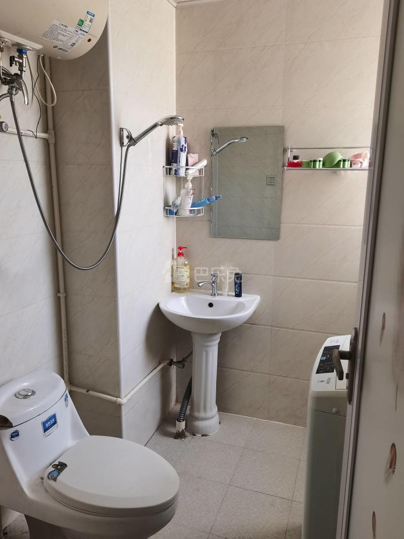 塘和家园海康苑5125941卫生间图6