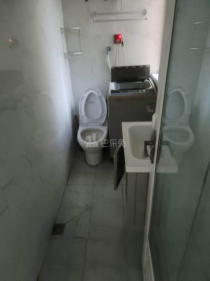 金海华城永华苑512400卫生间图7